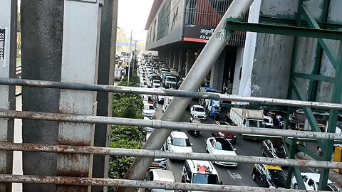 Mumbai highway trafic