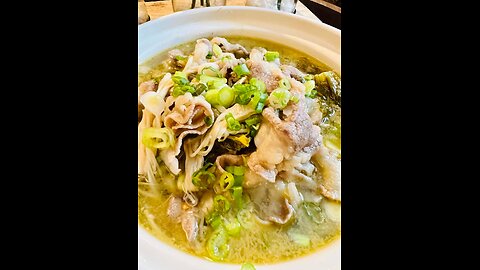 Sliced Beef and Enoki Mushroom in Pickled Mustard Soup 酸汤金针菇肥牛汤