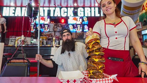 EATING THE 20,000 CALORIE OCTUPLE BYPASS BURGER AT THE HEART ATTACK GRILL IN VEGAS | BeardMeatsFood