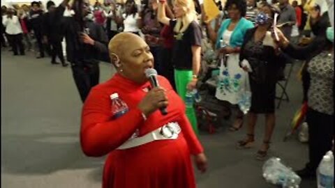 PROPHETIC MIRACLE PRAYER OVER DOCUMENTS & WATER | PROPHETESS MATTIE NOTTAGE