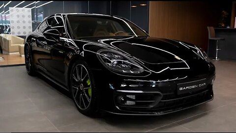 Discover Porche Panamera 4