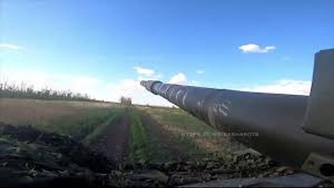 Impressive footage from enemy view : Russian T-72B3M tank taking some serious fire