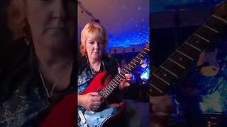 Smooth Blues Jazz Guitar playing- Cari Dell (female lead guitarist) #smoothjazz #guitarshorts