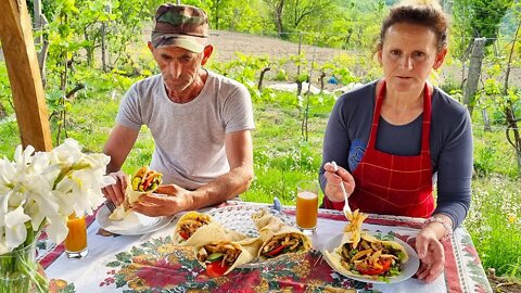 Sufllaqe ne kushte shtepie: Best Homemade Chicken Souvlaki Pita Ever!