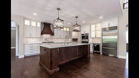 Impressive Custom Kitchen Design Toured with the Builder