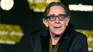 Star Wars: The Rise of Skywalker Director JJ Abrams Remembers Peter Mayhew