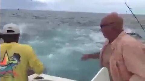 Shocking scene!! Giant Tuna attack in blue Ocean