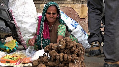 Market vendor in India has very unexpected item for sale