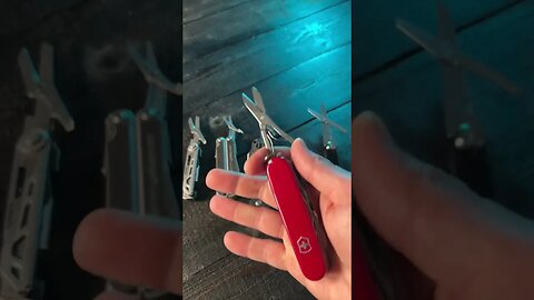 Which multitool has the BEST scissors? #shorts #youtubeshorts