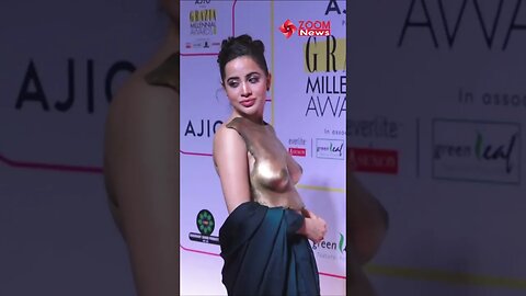 Urfi Javed arrives in a SHOCKING outfit at AJIO Presents Grazia Millennial Awards 2023! 😱 #shorts