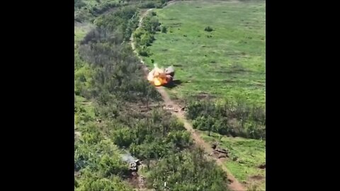 ★★★ Russian BMP-2 Hits AT Mine in Zaporizhzhia Oblast