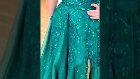 the most gorgeous emerald style EW34053 at of Class