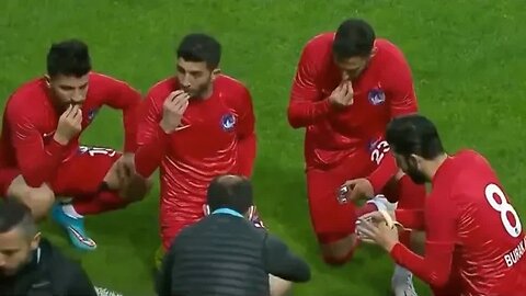 Turkish players break fast mid football game during Ramadan