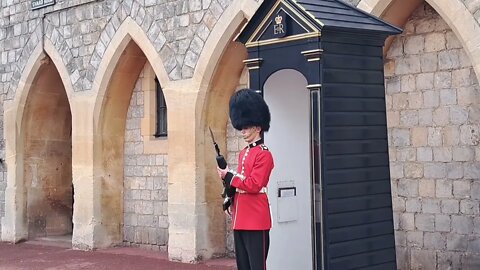 Windsor castle guard almost drops his rifel #windsorcastle