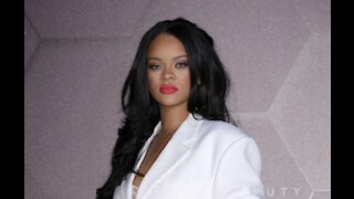 Rihanna says using dating apps is brave