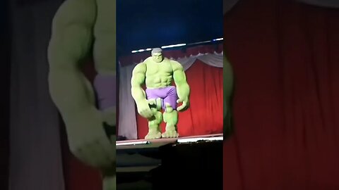 OS VINGADORES NO CIRCO DA ALEGRIA, DANÇANDO HULK, CAPITÃO AMÉRICA E HOMEM-ARANHA, LIKE