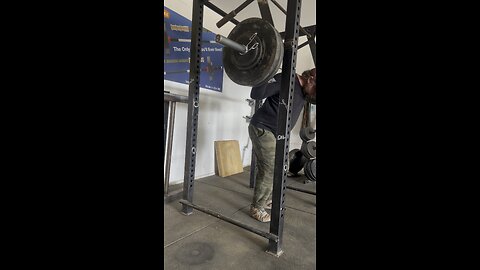 Garage gym powerlifting: Squats