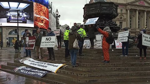 Police again interupt #FreeJulianAssange protest (ft. David Kurten - London Mayor candidate)