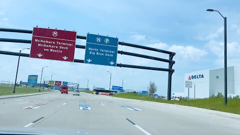 Detroit, Airport Street view