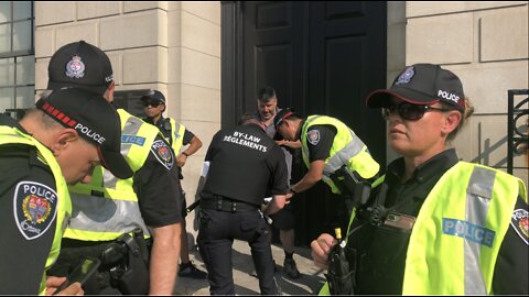 Ottawa Police just fined a protester $1,130 for writing “FREE TAMARA LICH” in chalk!