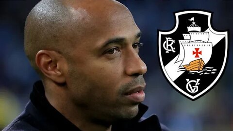 Thierry Henry cantava o hino do Vasco no chuveiro