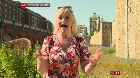 Carol Kirkwood - Tight Style Dress - Tower Of London - 20220622