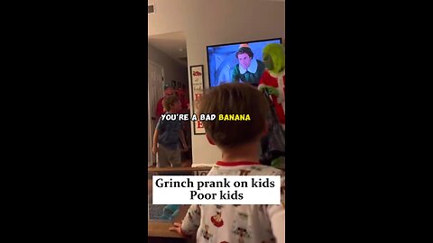 Grinch prank on kids 😀