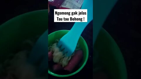 makanan instan mie gelas | ngocok mie instan