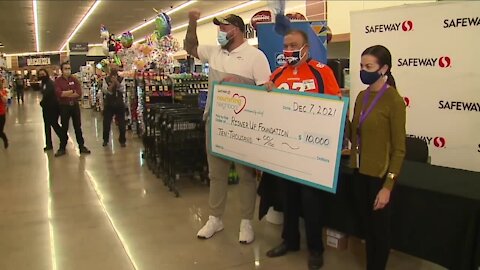 Broncos Lineman Dalton Risner, Safeway Foundation and Denver Public Schools team up to feed families for the holidays