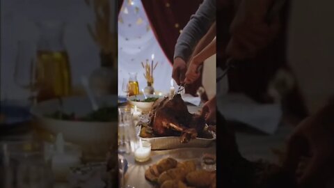 Thanksgiving 2022 | Slicing Turkey | #thanksgiving2022 #shorts #short #eating #dinner 50 Seconds #3