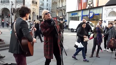 Rod Stewart Was Cool Before But What He Did On Streets Of London Is EPIC!