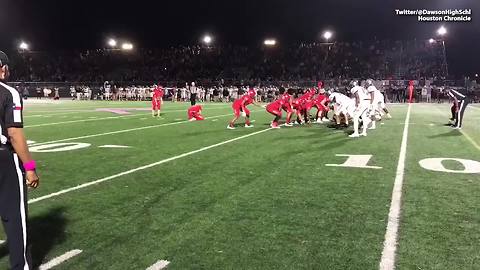 Homecoming Queen kicks game-winning field goal | Rare News