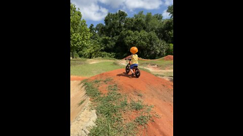 croco 12" balance bike demo track