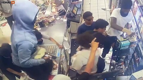 Over 50 Thugs Loot And Destroy A 7-Eleven In Los Angeles