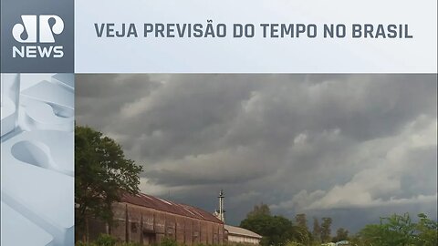 Excesso de umidade e ar quente mantém temporais no Brasil