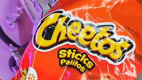 WATCH THIS AND YOU WILL NEVER EAT CHEETOS AGAIN!