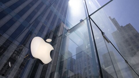 Apple Becomes 1st U.S. Company Valued At $2 Trillion