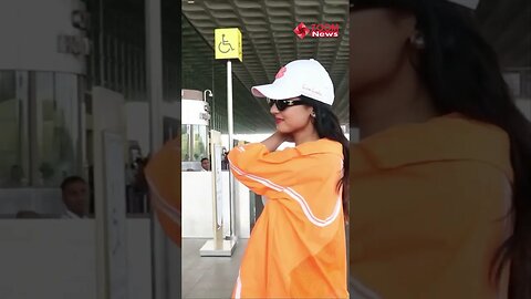 Sonal Chauhan Gorgeous look In Orange Outfit Spotted At Mumbai Airport 🔥 #shorts