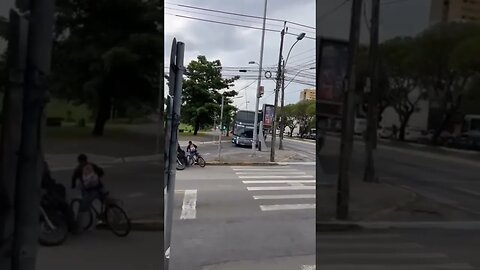 o moço da bicicleta