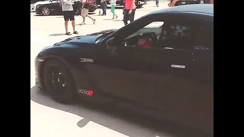 Nissan GT-R Parachute