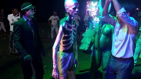 funny skeleton dance