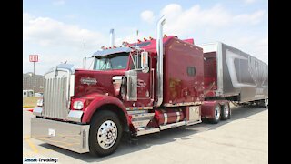 A look inside a huge sleeper on an 18 wheeler