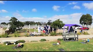 SOUTH AFRICA - Cape Town -The body of a man pressumed is being exhumed today (sci)