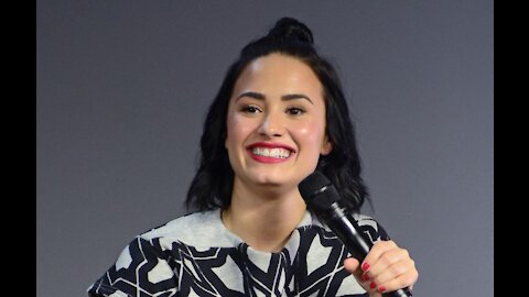 Demi Lovato wants to elope with Max Ehrich