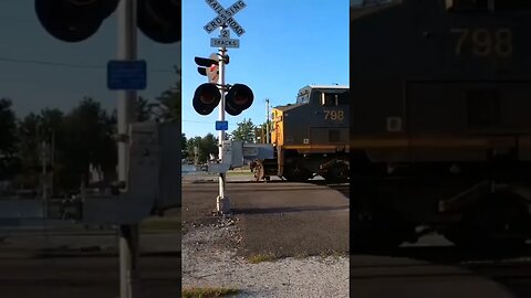 Heading Into The Sunset CSX Intermodal #train #railfan #trainhorn #asmr #railway #csx