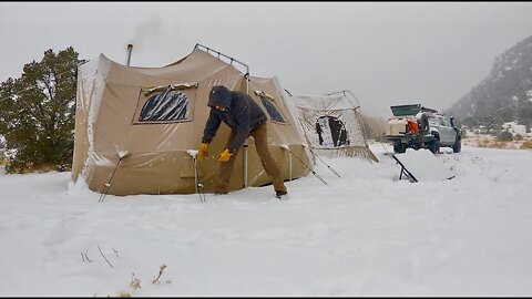 LIVING IN A TENT ALL WINTER IN COLORADO: INSANE EVENING WINDSTORM, TEMPS -4F, -20C, FROZEN CAMP