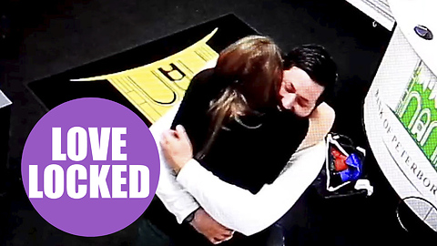 Builder proposes to his unsuspecting girlfriend during an 'escape room' challenge.