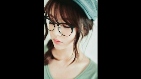 cutest asian girl wearing glasses..! make your heart fast!