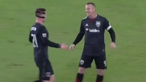 O Shrek é F...! ROONEY faz GOLAÇO de FALTA nos EUA!