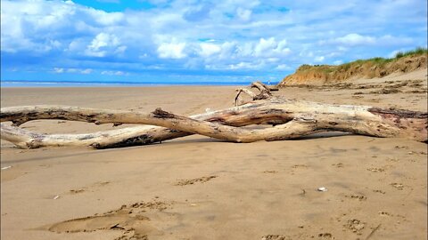 Relaxing Walk Along 8 Miles of Golden Sand - PEMBREY, WALES